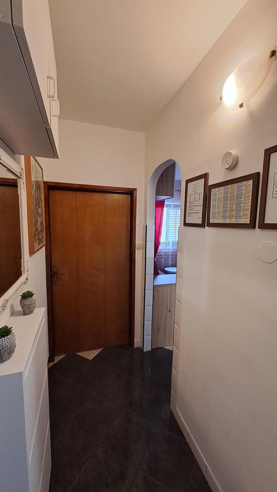 Red Gold Apartment Pula Luaran gambar